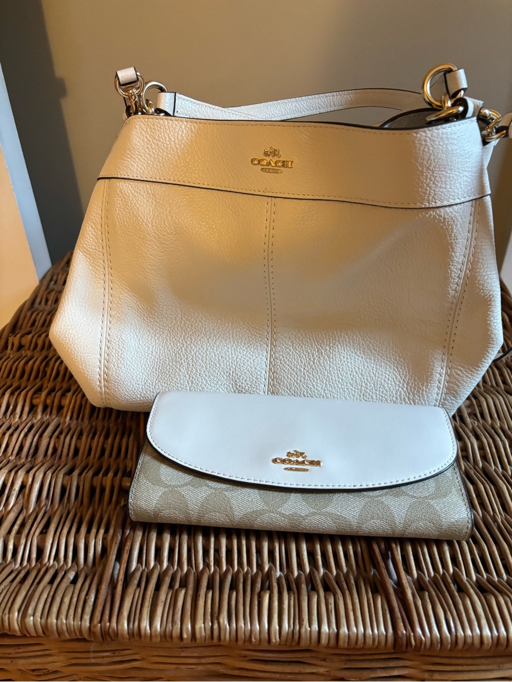 Coach Cream Leather Shoulder Bag with Signature Wallet Set